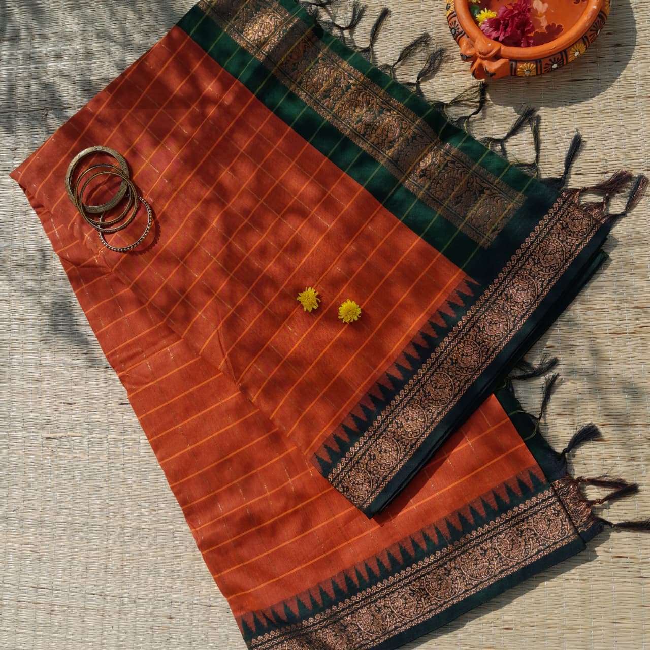 Aval Paavai - Maadhavi